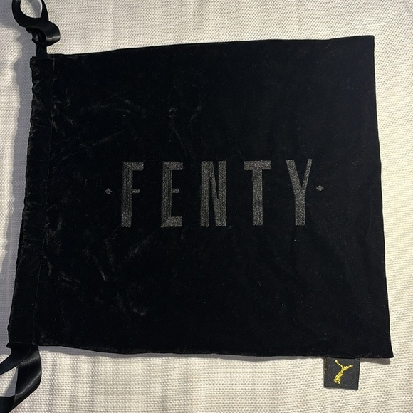 FENTY co-lab PUMA Velvet Dust Bag w/Satin Ribbon Drawstring - Picture 2 of 5